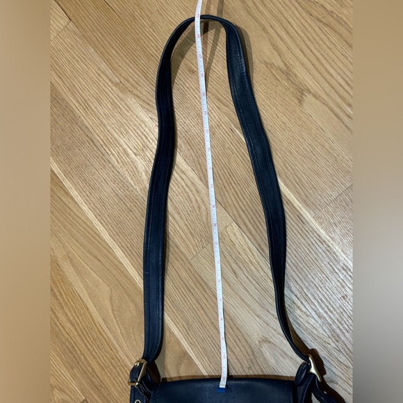 Vintage Classic Leather Navy Small Flap Bag Crossbody - Picture 13 of 13
